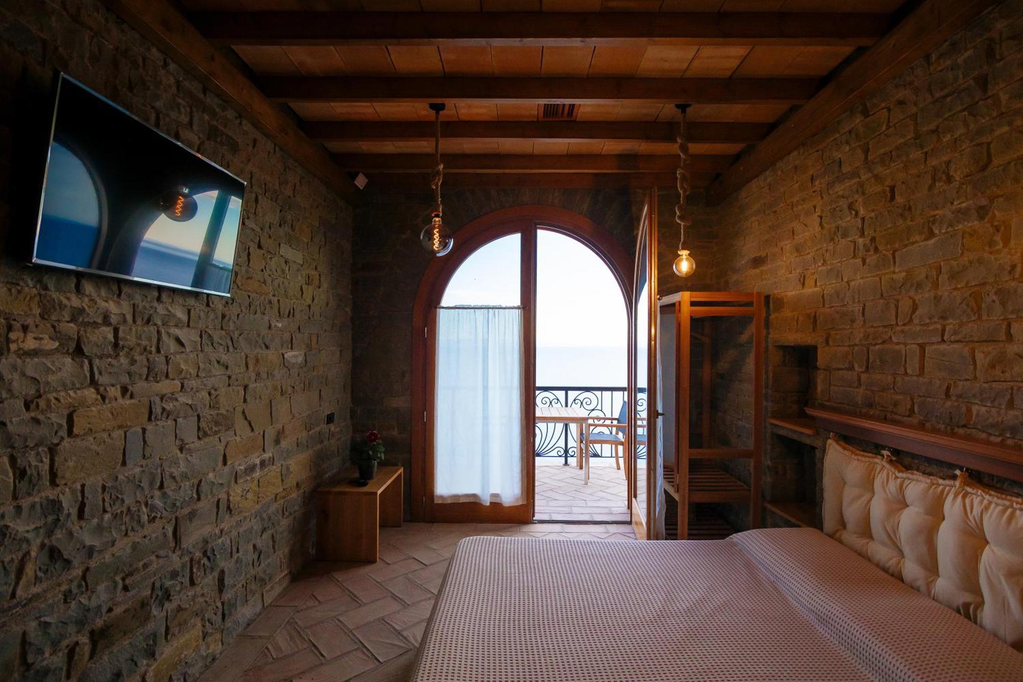 Appartamento Kshira Oasis - Boutique With Private Beachfront With & Restaurant Qeparo